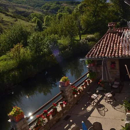 La Cuadra *